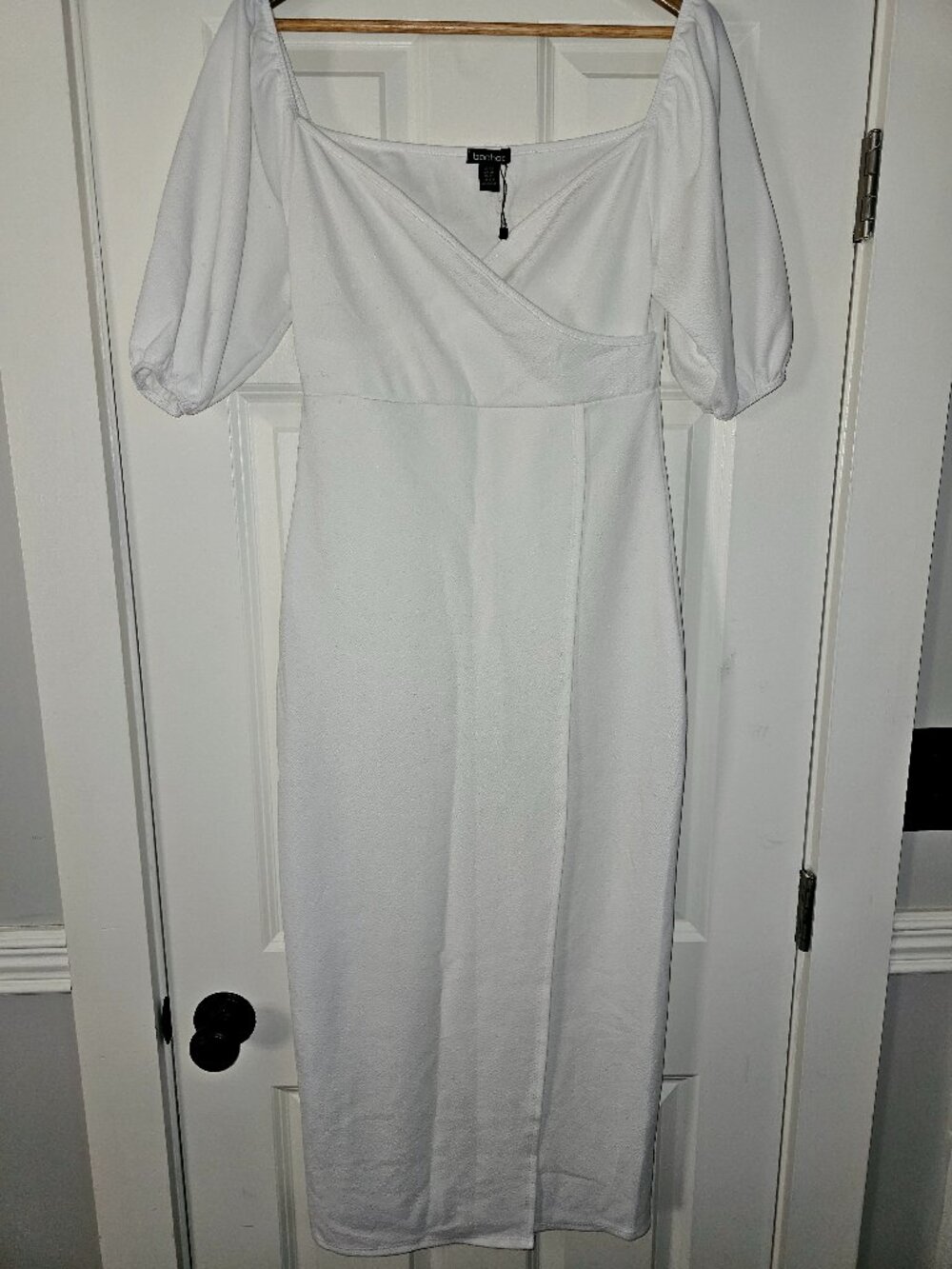 Women's Summer White Dress, puff sleeves sweetheart neckline bodycon, size 8